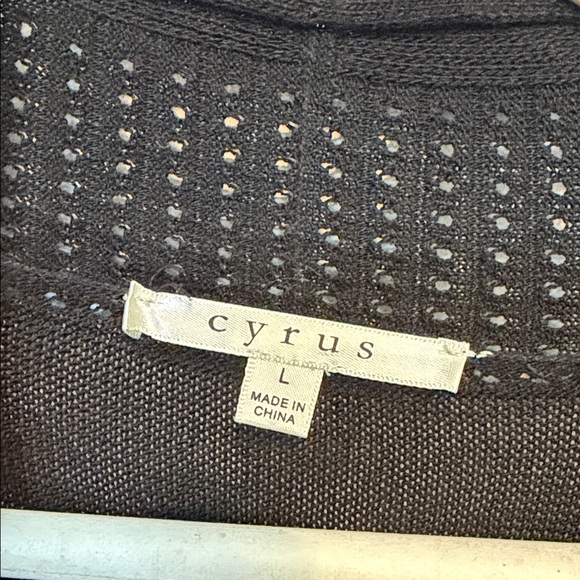 Cyrus Elegant Black Open-Front Cardigan - Picture 2 of 4